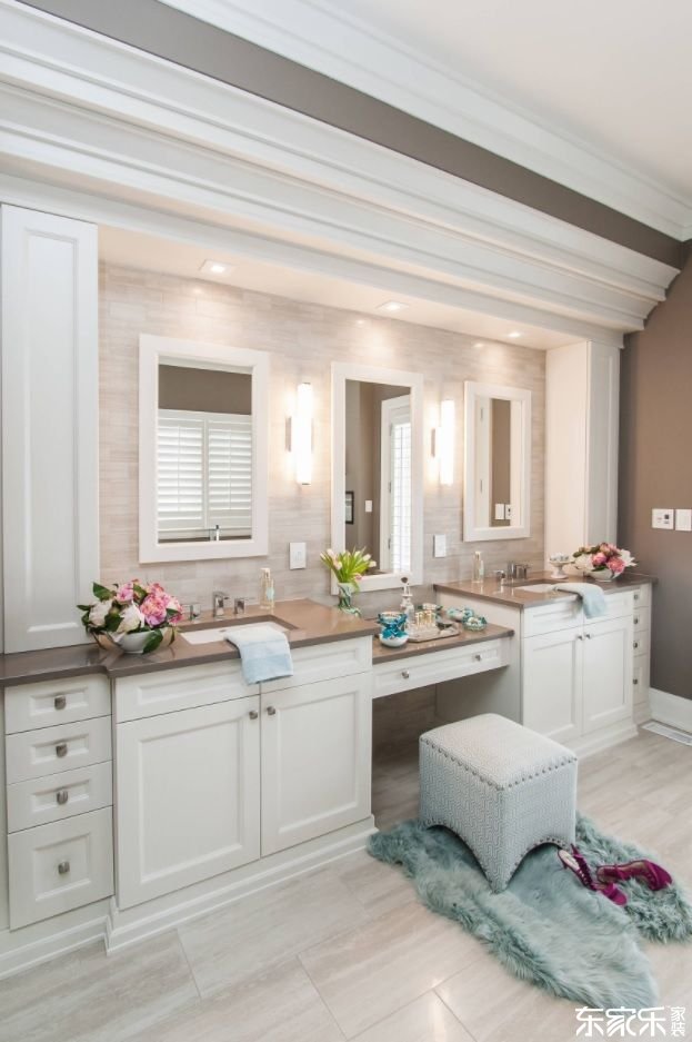 主浴室设计理念与真实的室内照片