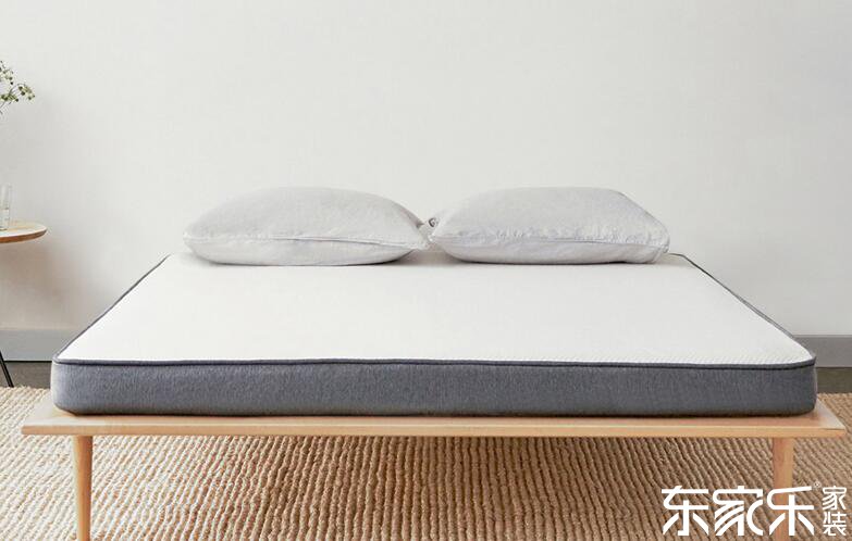 卧室床垫应该买硬的还是软的？