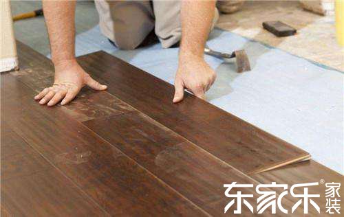 地板铺贴一般在什么阶段进行？